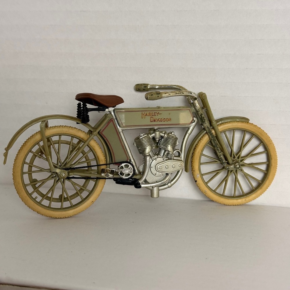 Vintage Harley Davidson Diecast Motorcycle Model Olive Green V-Twin Tracker